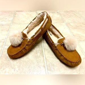 UGG Slippers - W12